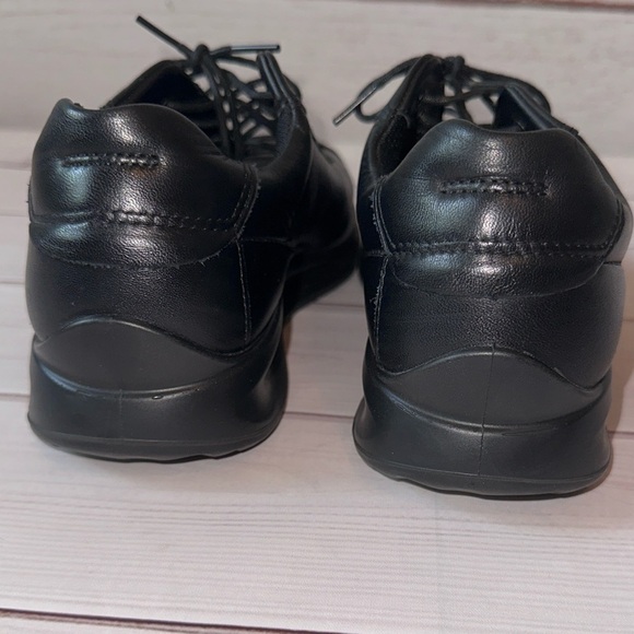ECCO Aquet Black Leather Sneakers Women’s US 9 Danish Design Comfort Shoes - Picture 3 of 11